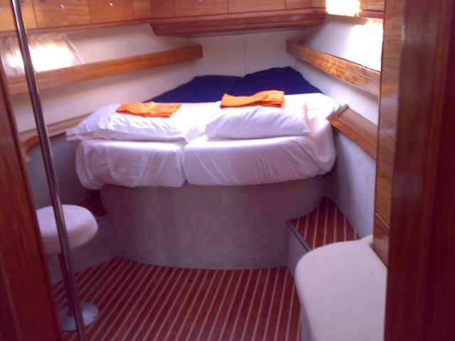  Veleros y barcos a motor 